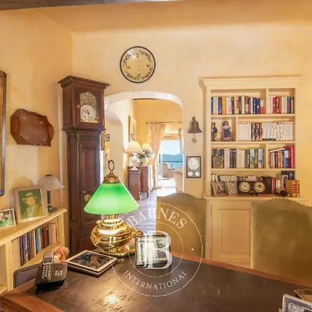 La Lirra Grimaud