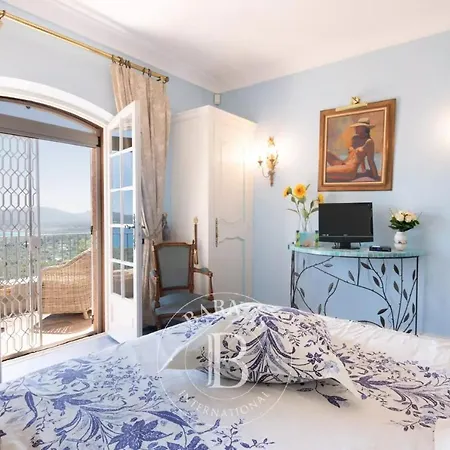 Villa La Lirra *