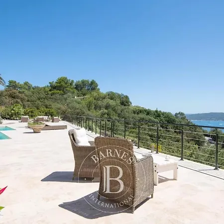 La Lirra Vila Grimaud